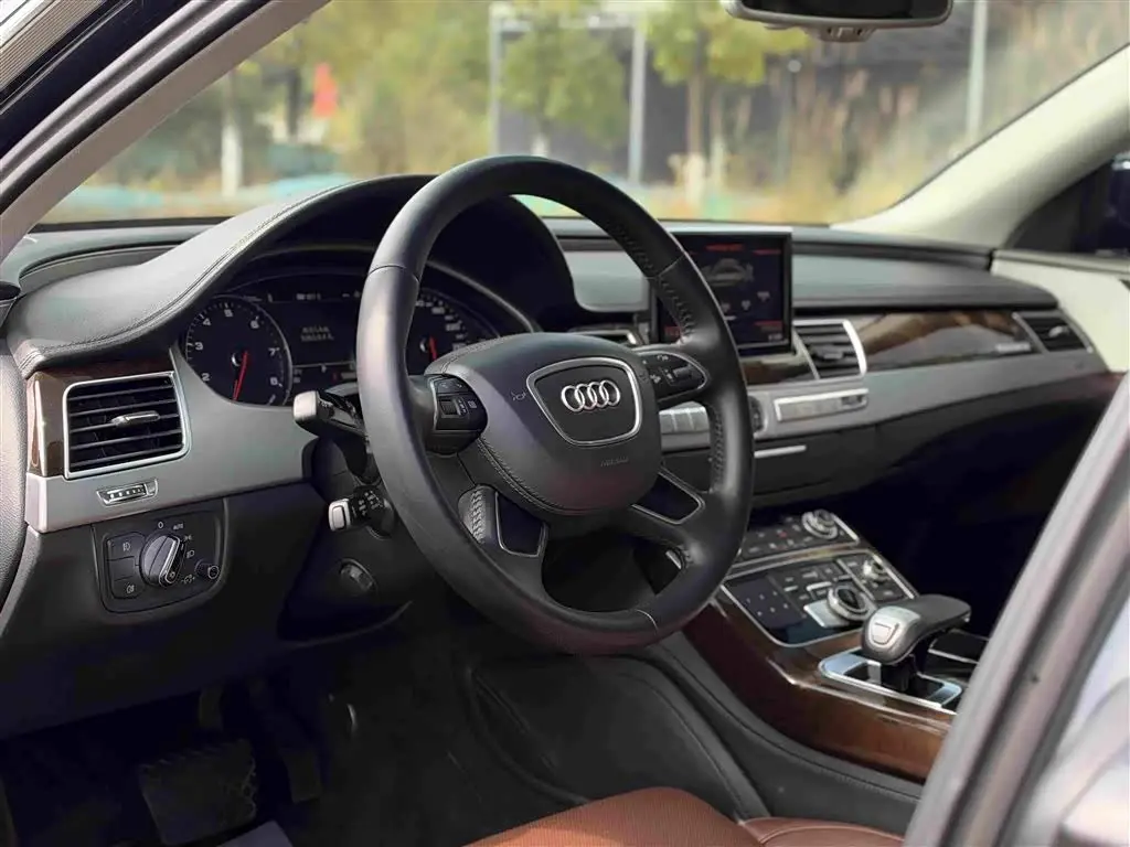 Audi A8 2014 — Фото 7/19