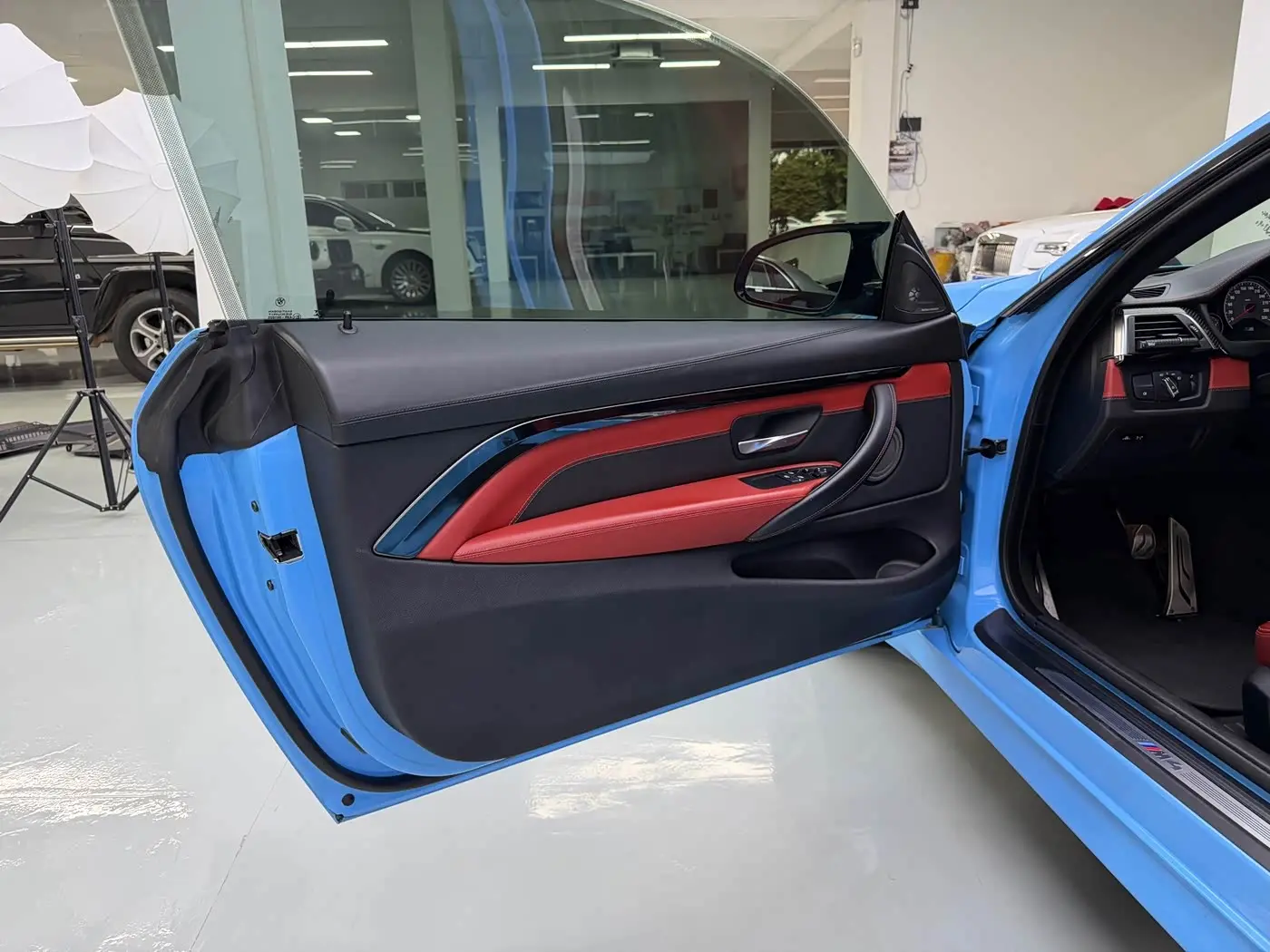 BMW M4 2018 — Фото 15/20