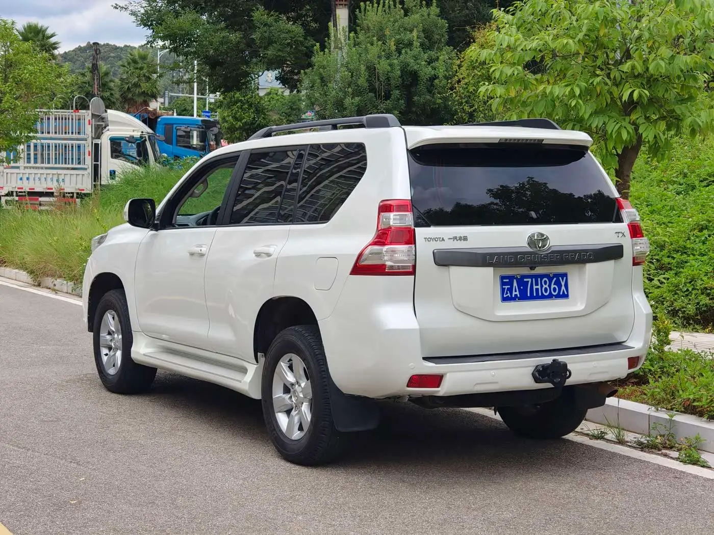 Toyota Prado 2017 — Photo 7/20