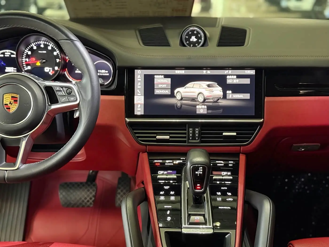 Porsche Cayenne 2021 — Photo 8/9