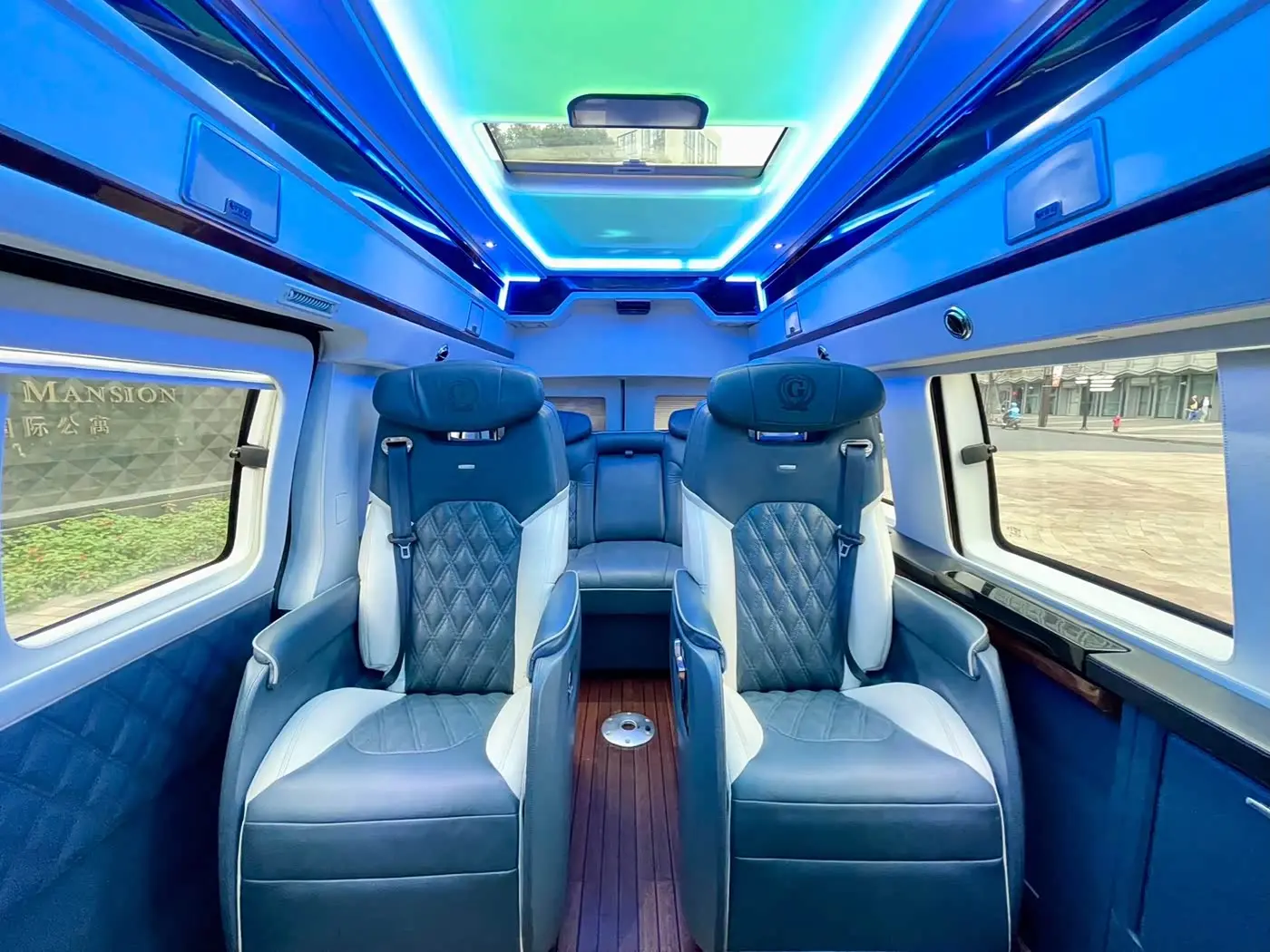 GMC Savana 2015 — Photo 13/16