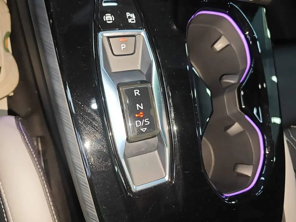 Audi A5L 2025 — Photo 9/19