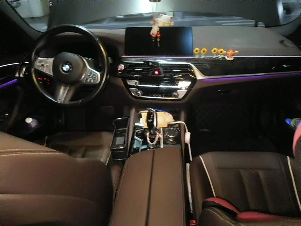 BMW 5 Series 2023 — Фото 12/13