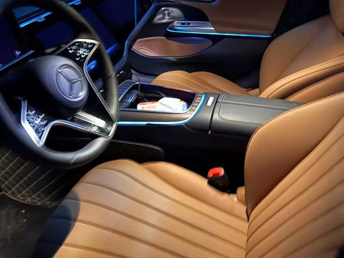 Mercedes-Benz E-Class 2025 — Фото 4/9