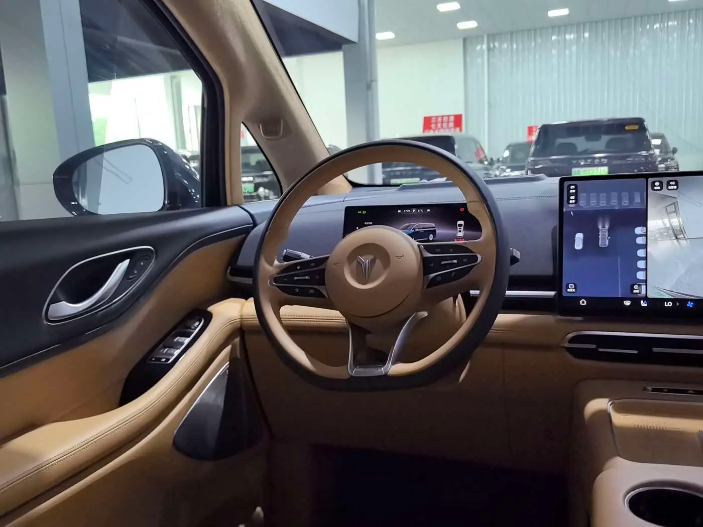 Voyah Auto Voyah Dreamer 2025 — Photo 11/13