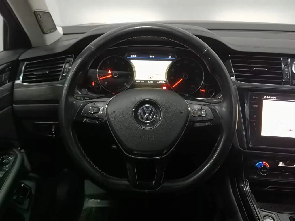 Volkswagen Phideon 2018 — Фото 11/20
