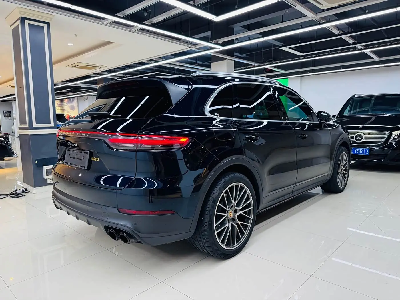 Porsche Cayenne 2018 — Photo 17/19