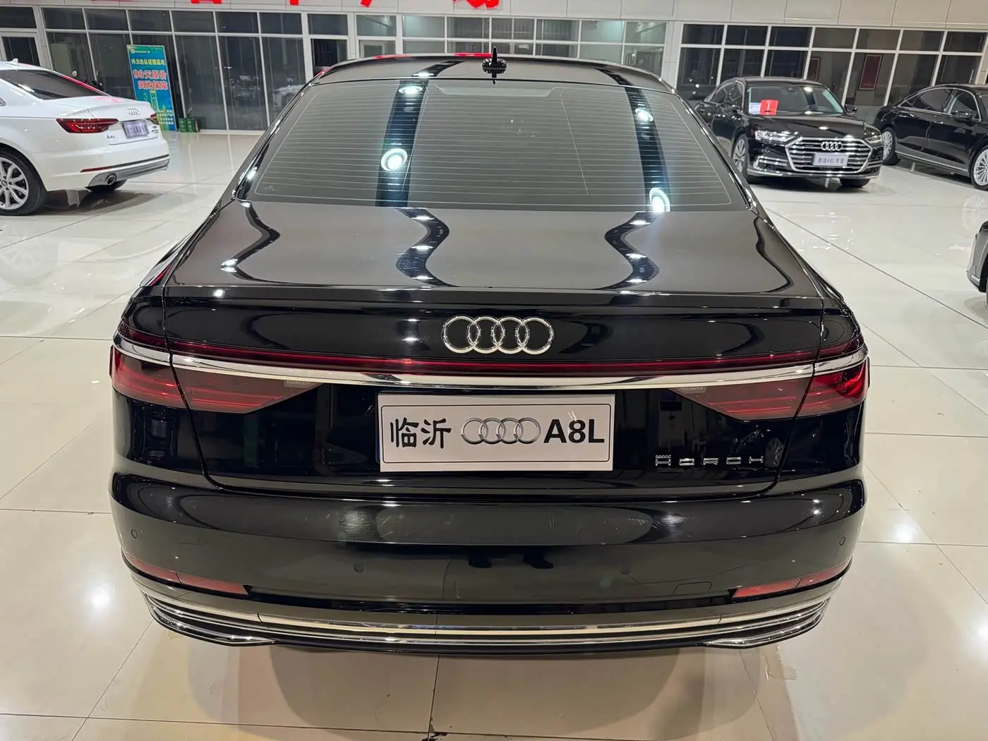 Audi A8 2022 — Фото 4/8