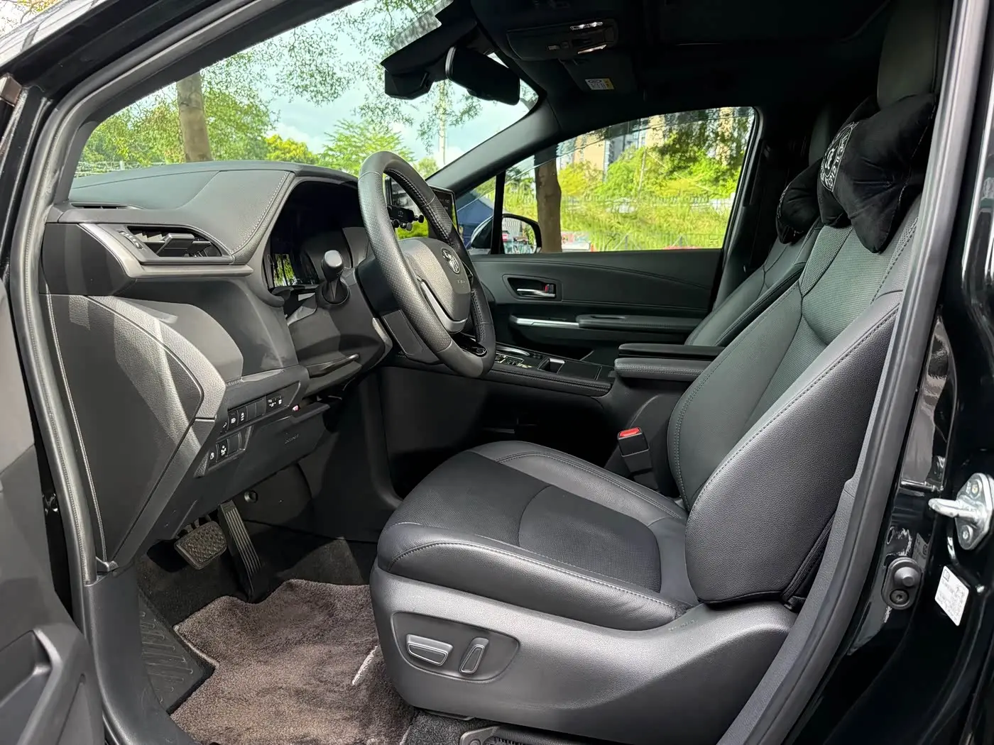 Toyota Sienna 2022 — Photo 7/18