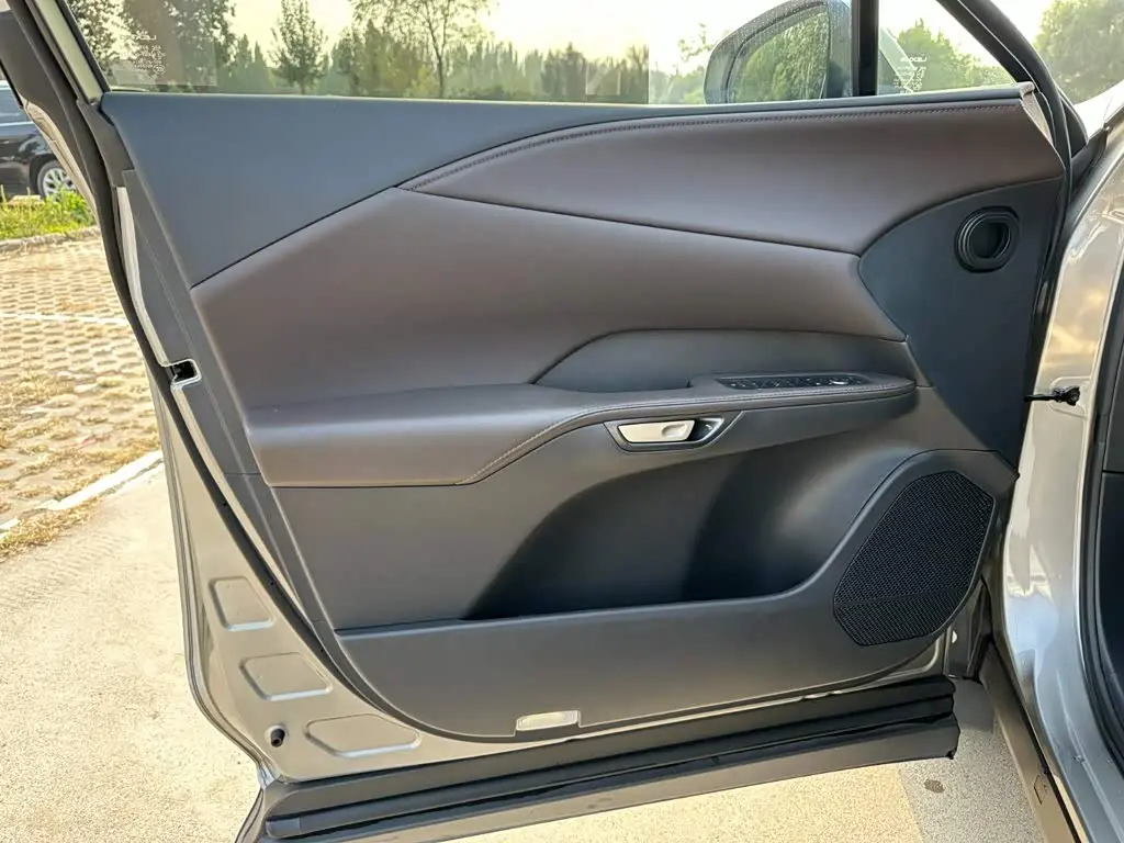 Lexus RX 2024 — Photo 14/20