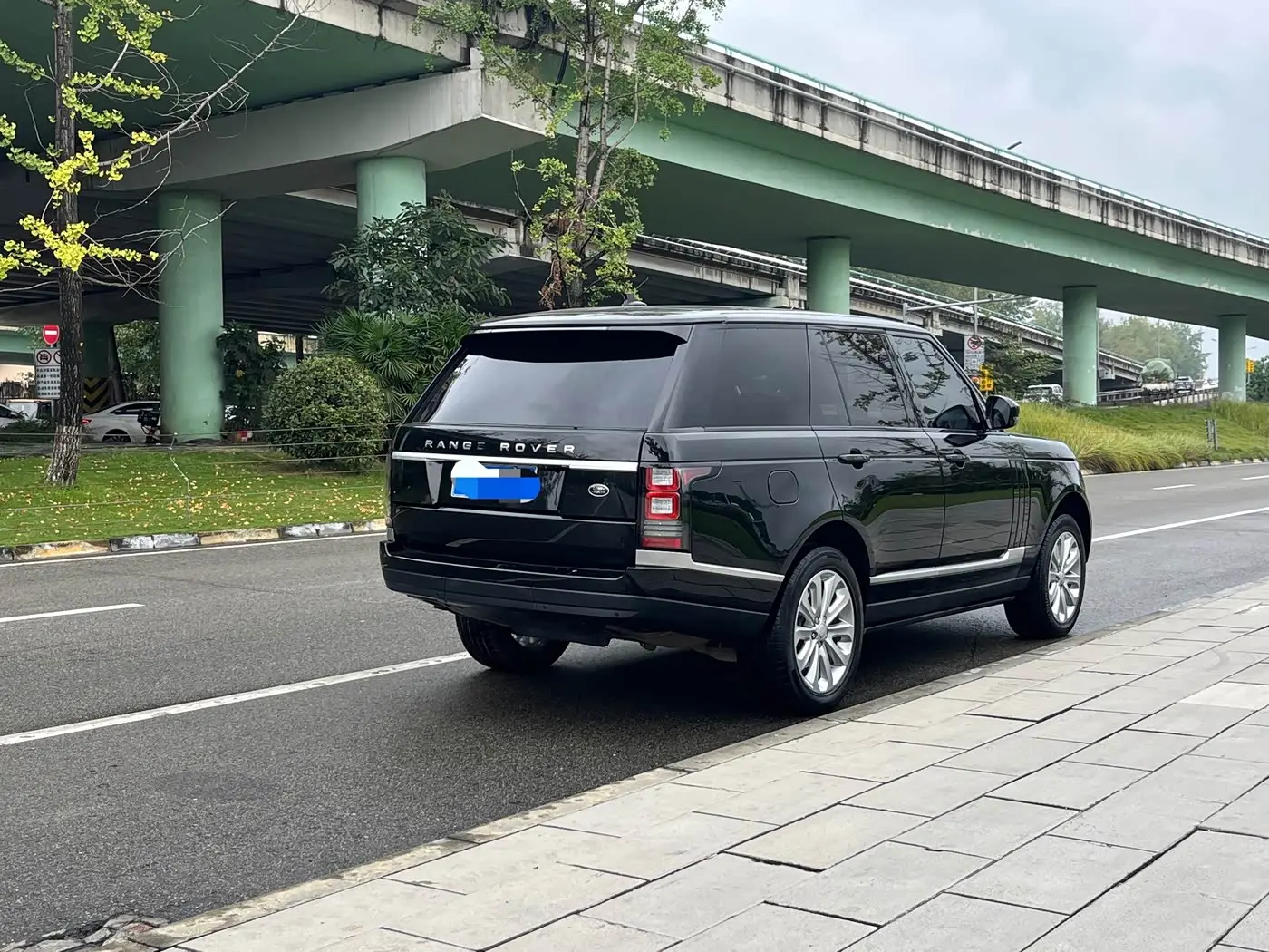 Land Rover Range Rover 2017 — Photo 4/14