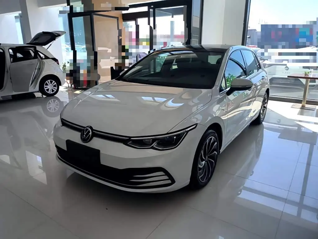 Volkswagen Golf 2024 — Photo 2/20