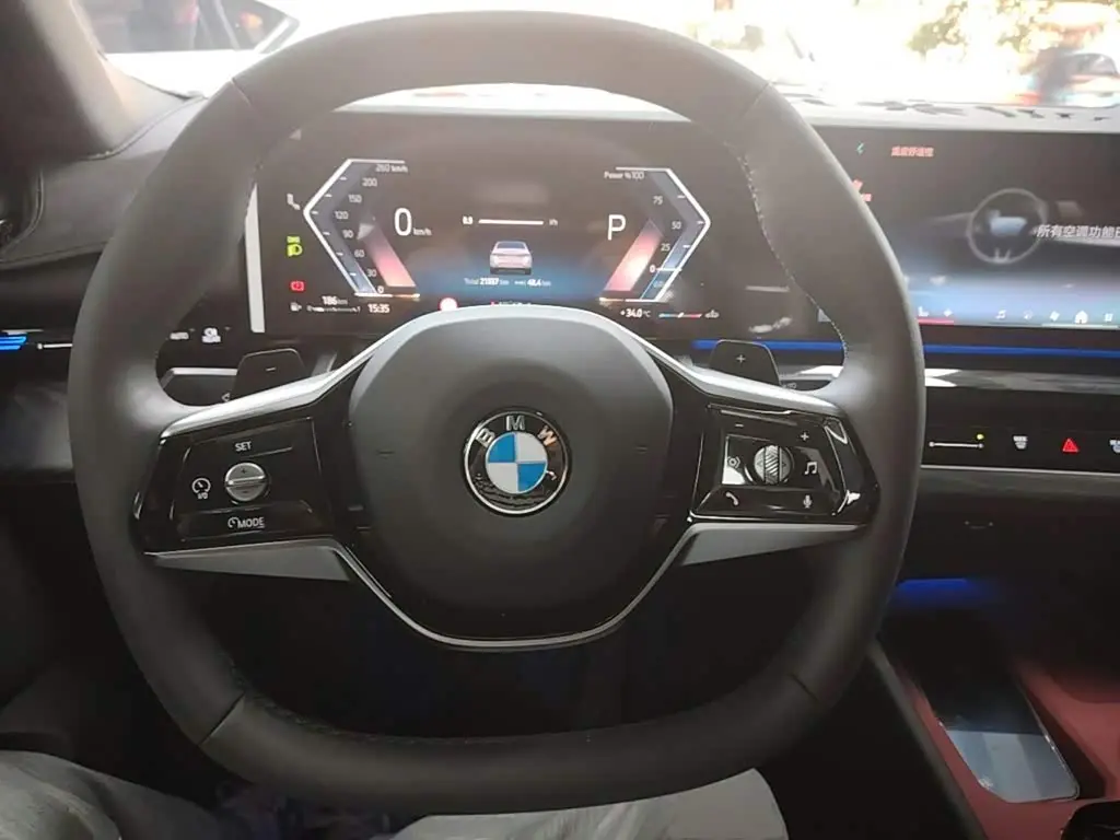 BMW 5 Series 2024 — Photo 10/19
