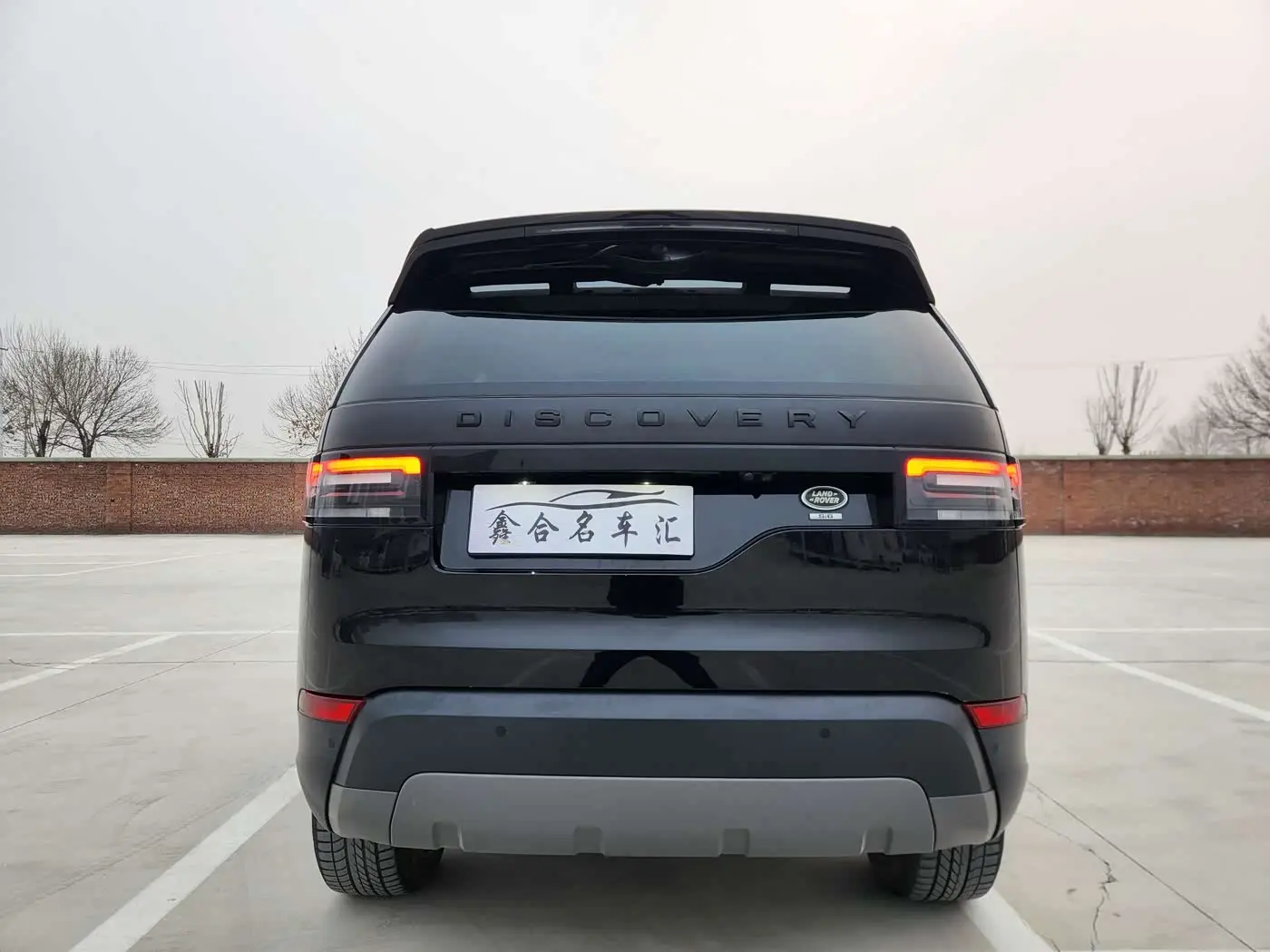 Land Rover Discovery 2019 — Фото 5/9