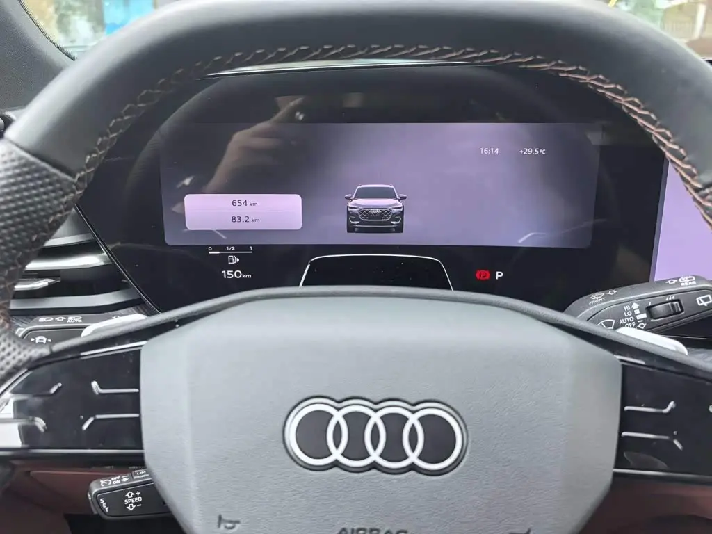 Audi Q5L 2025 — Photo 6/16