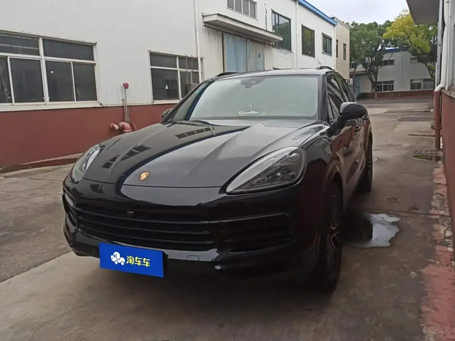 Porsche Cayenne 2019 — Photo 1/16