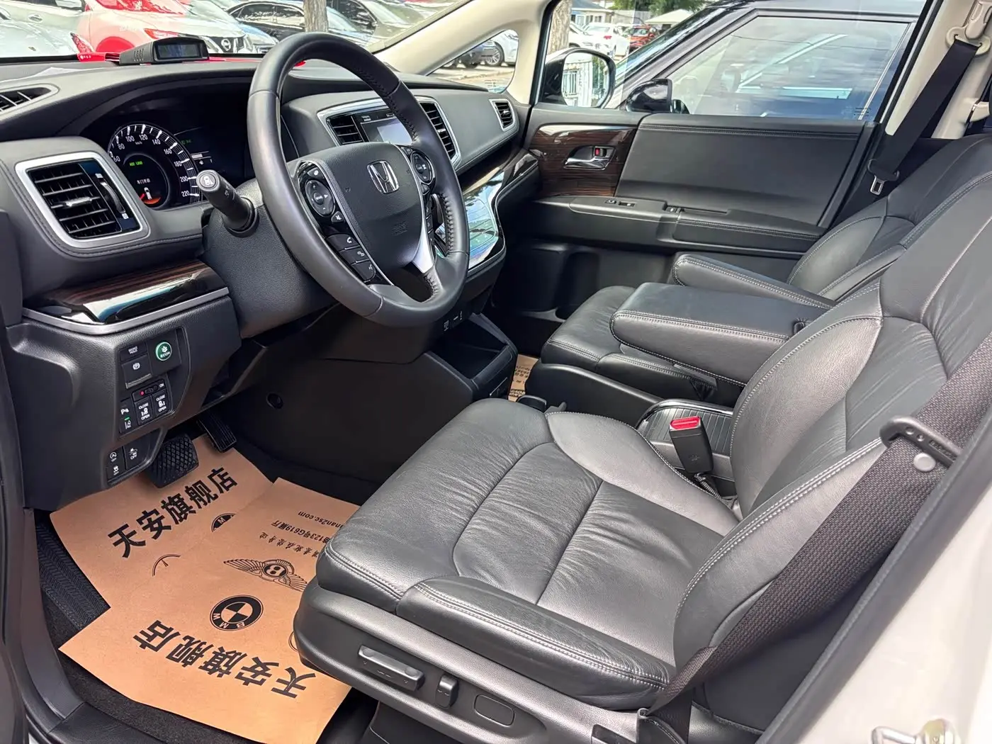 Honda Odyssey 2018 — Photo 12/17