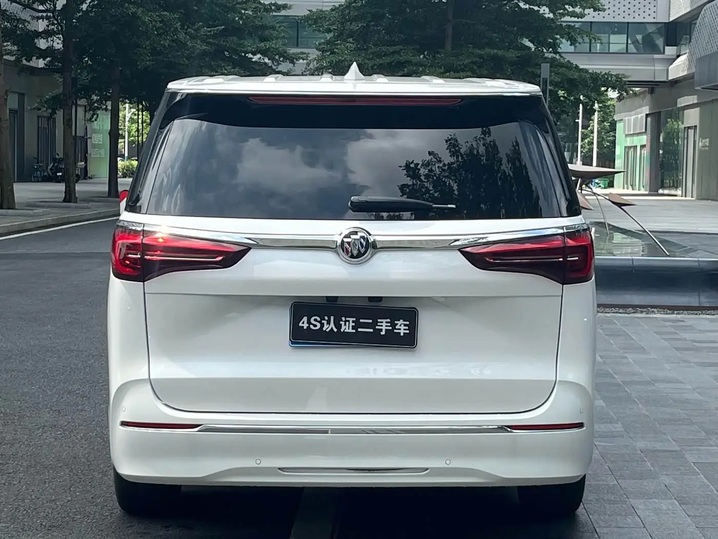 Buick GL8 2022 — Photo 6/20