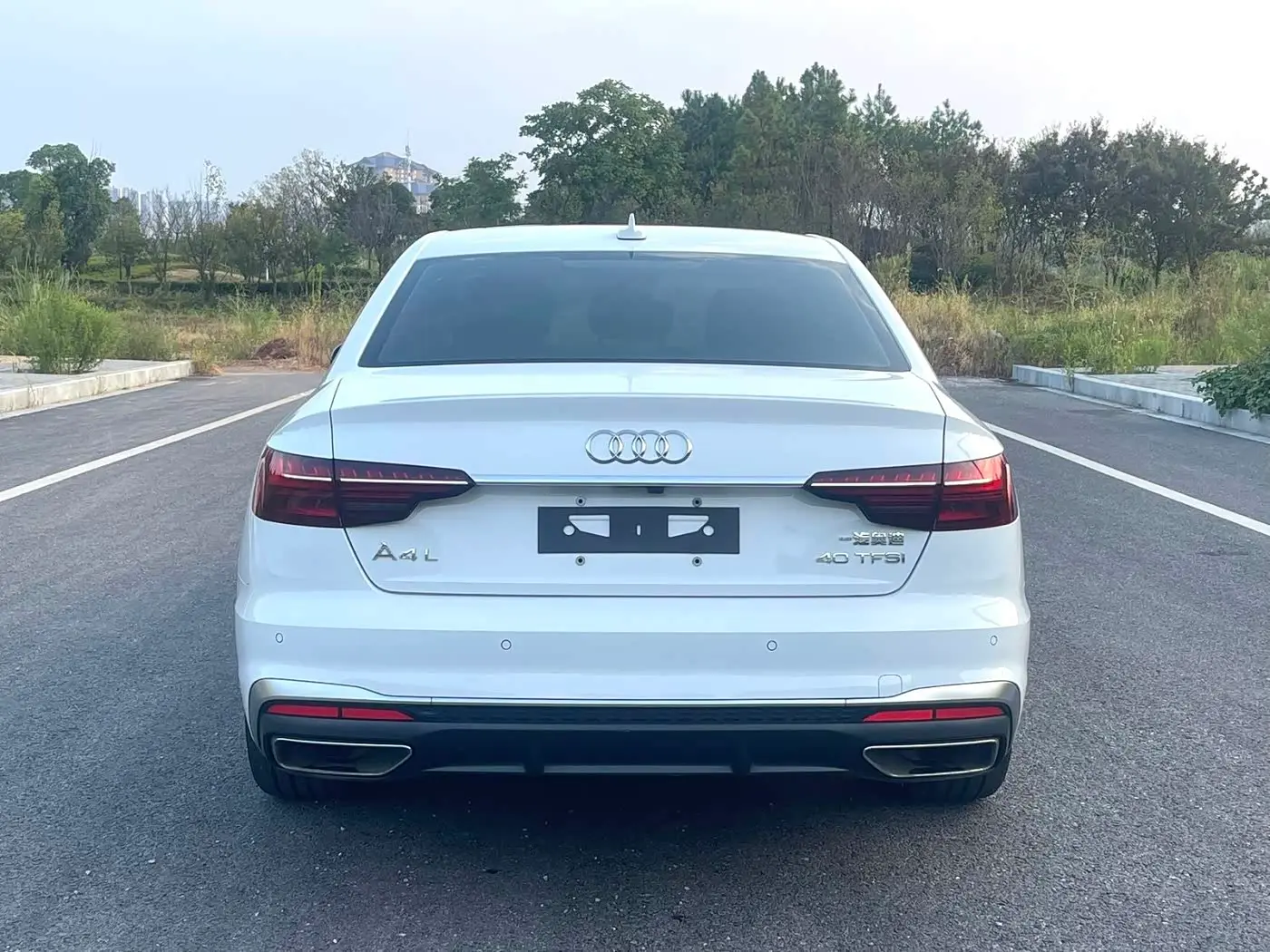 Audi A4L 2021 — Şəkil 6/10