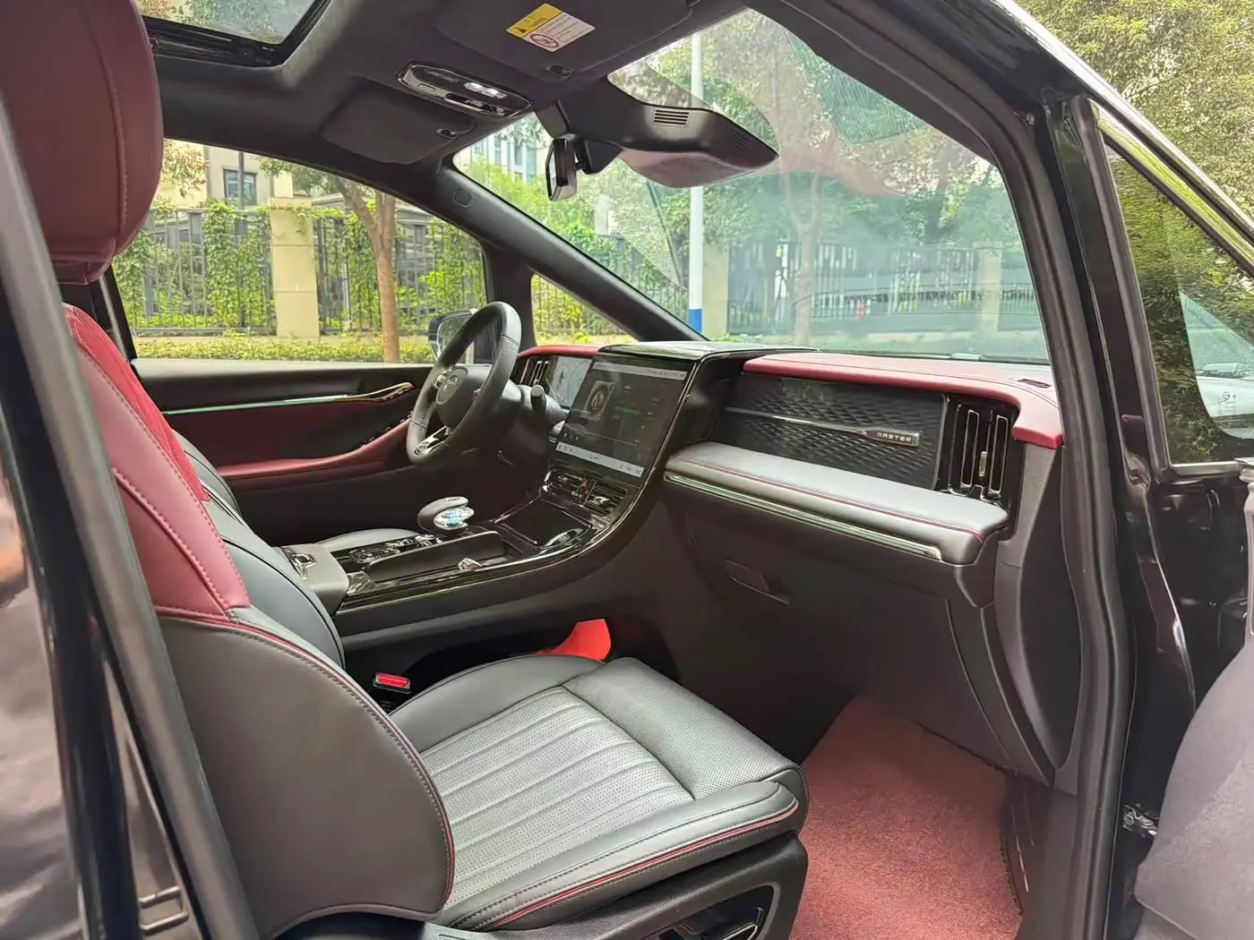GAC Trumpchi Trumpchi E9 2024 — Photo 3/11