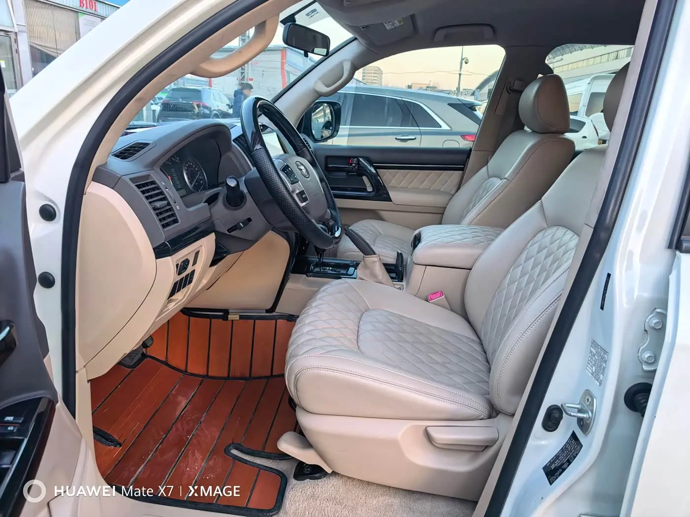 Toyota Land Cruiser 2015 — Photo 8/11