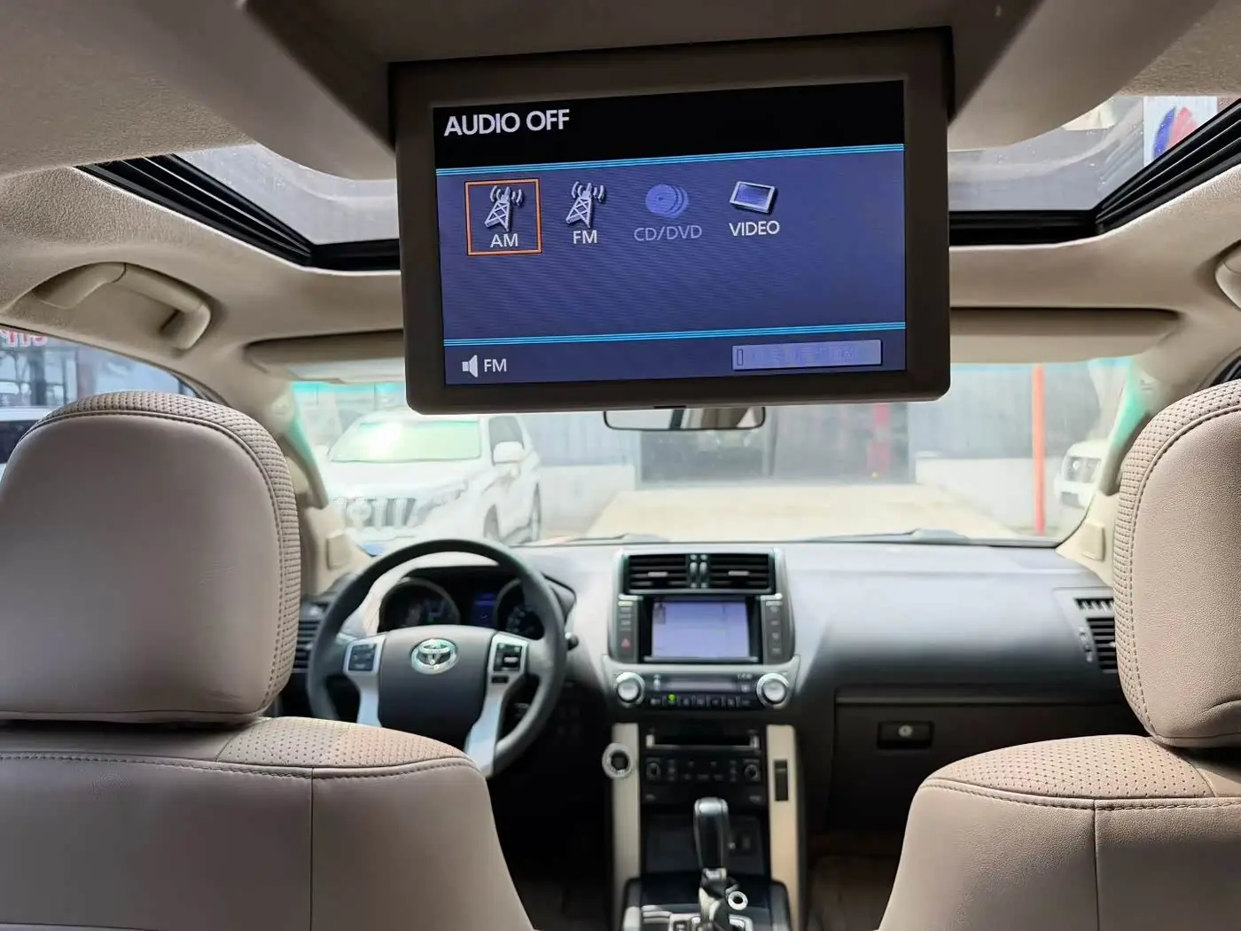 Toyota Prado 2012 — Photo 12/15