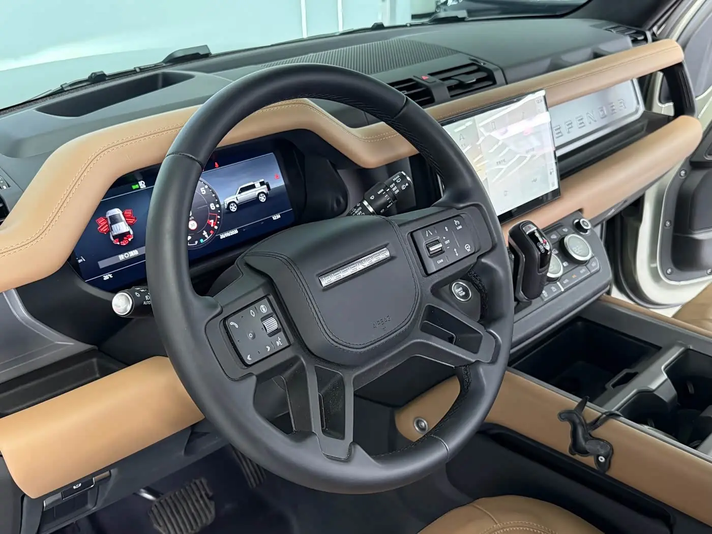 Land Rover Defender 2025 — Photo 16/20