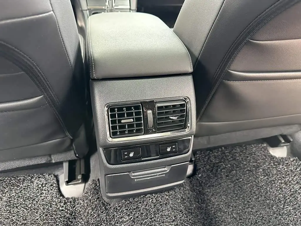 Subaru Legacy 2017 — Фото 17/18