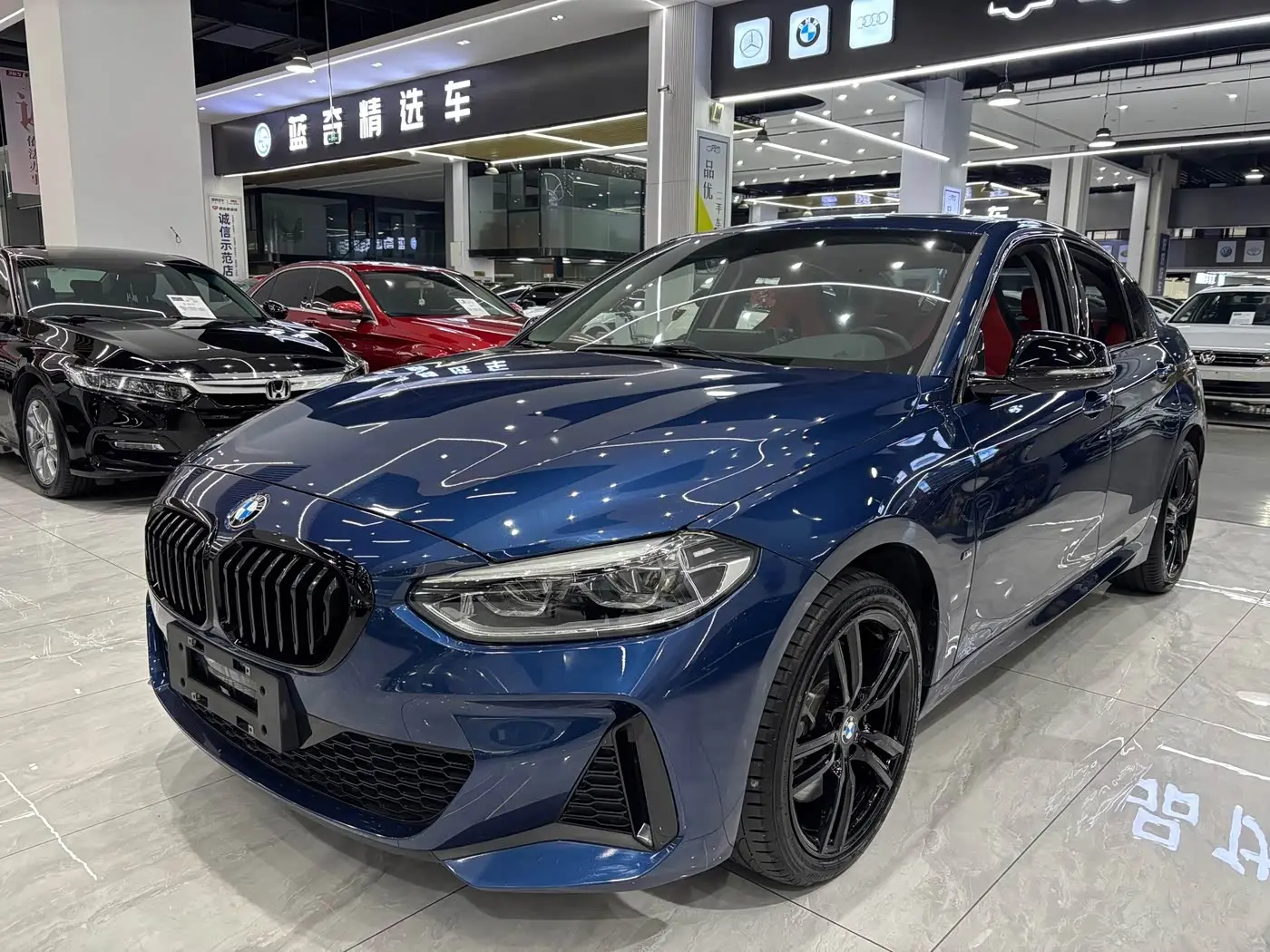 BMW 1 Series 2021 — Фото 1/17