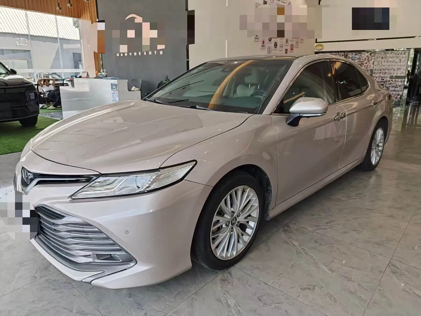 Toyota Camry 2018 — Photo 1/7