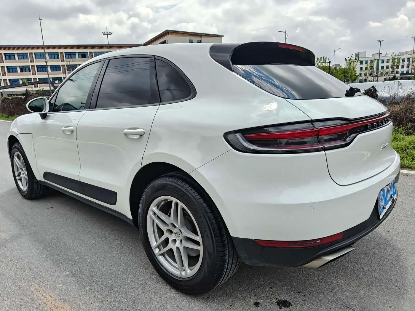 Porsche Macan 2021 — Photo 4/11