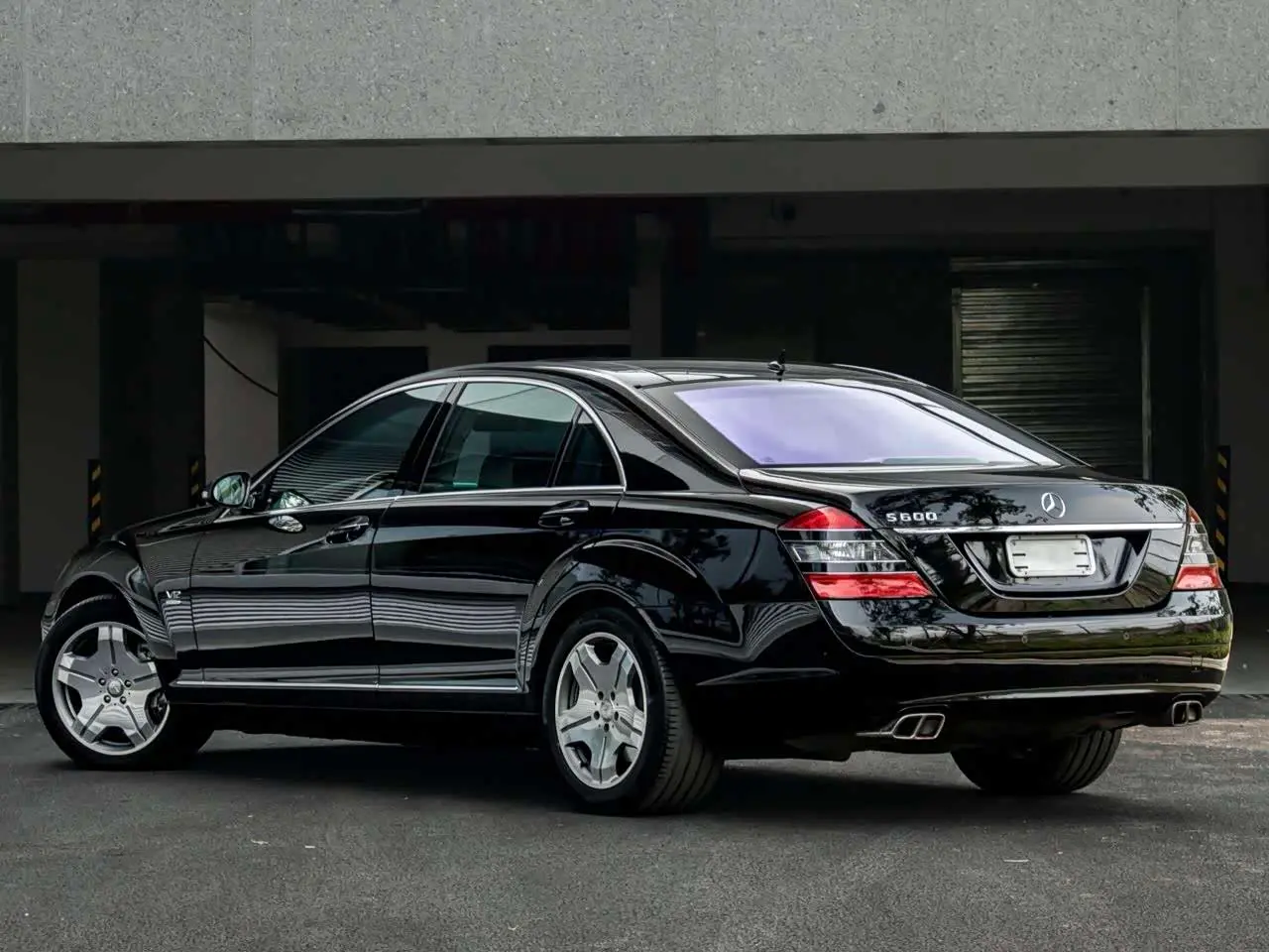 Mercedes-Benz S-Class 2008 — Photo 2/15