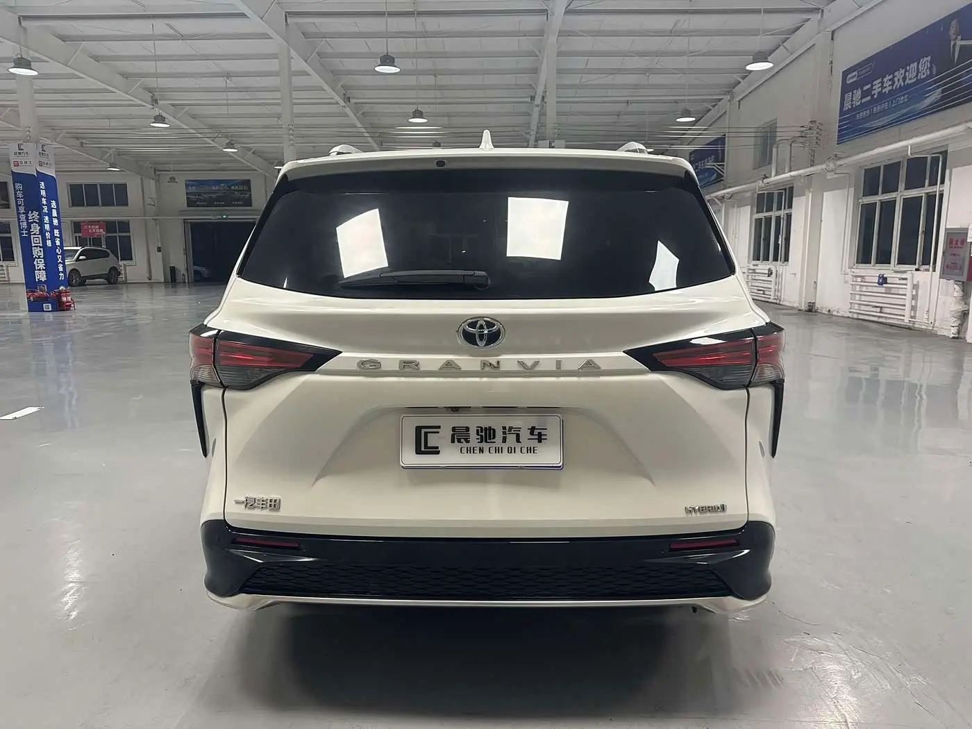 Toyota Granvia 2024 — Photo 5/18