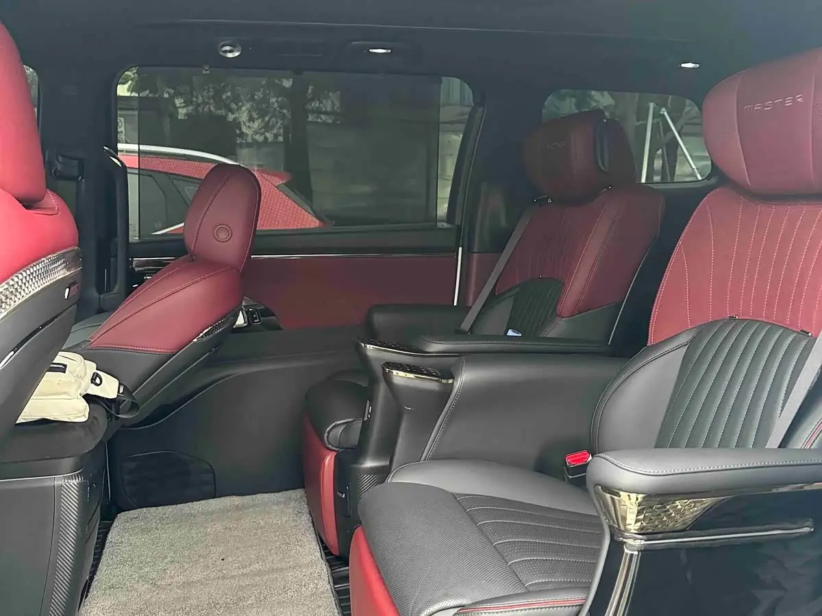 GAC Trumpchi Trumpchi M8 2024 — Şəkil 7/10