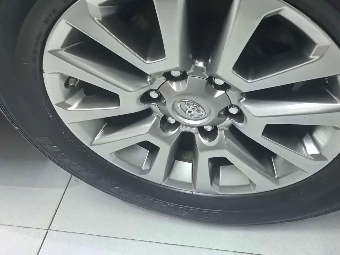 Toyota Prado 2020 — ფოტო 10/11