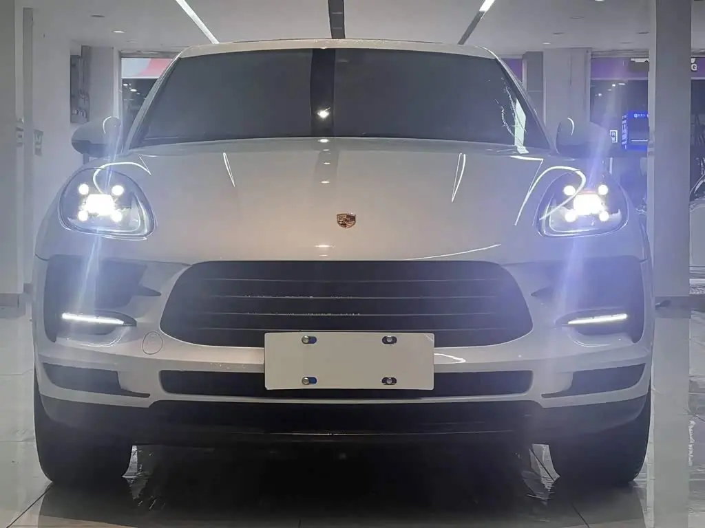 Porsche Macan 2021 — Photo 3/9