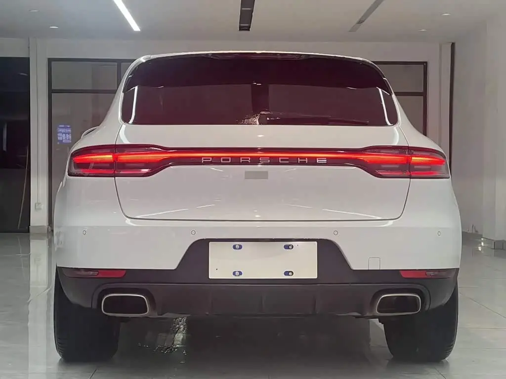 Porsche Macan 2021 — Photo 8/9