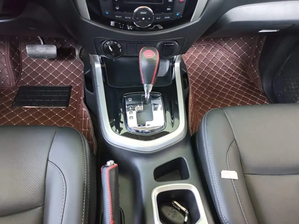 Nissan Navara 2023 — ფოტო 14/20