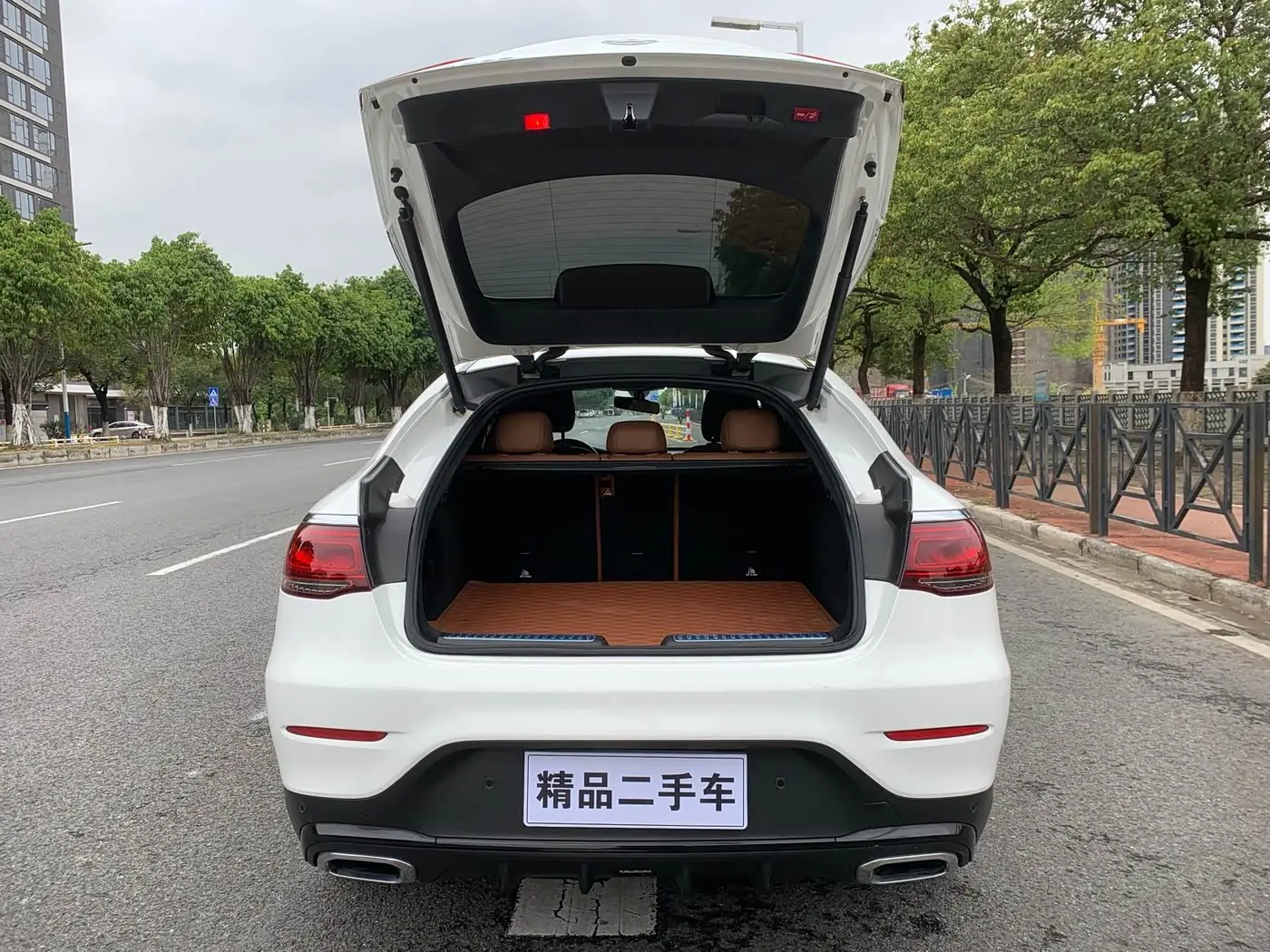 Mercedes-Benz GLC Coupe 2020 — Фото 7/20