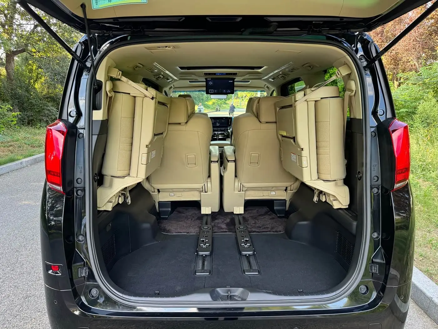 Toyota Alphard 2020 — Фото 10/16