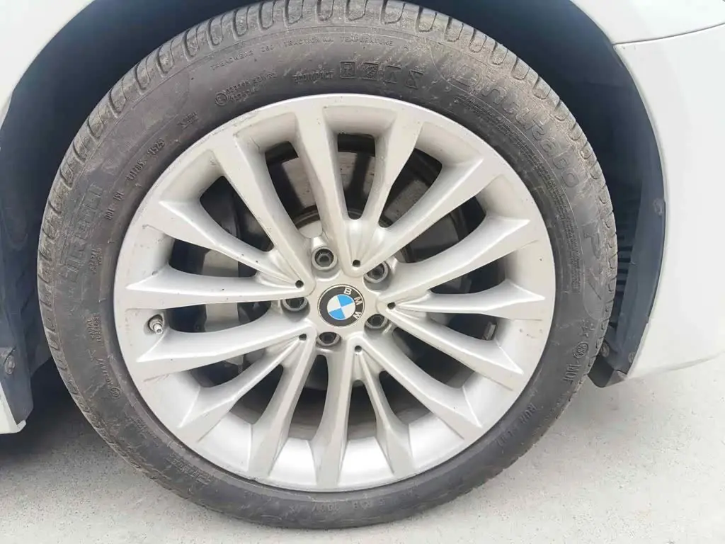 BMW 5 Series 2020 — Photo 7/13