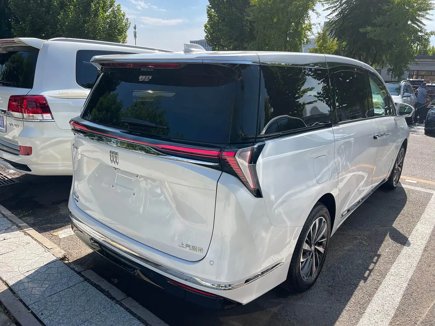 Buick GL8 New Energy 2026 — Photo 5/20