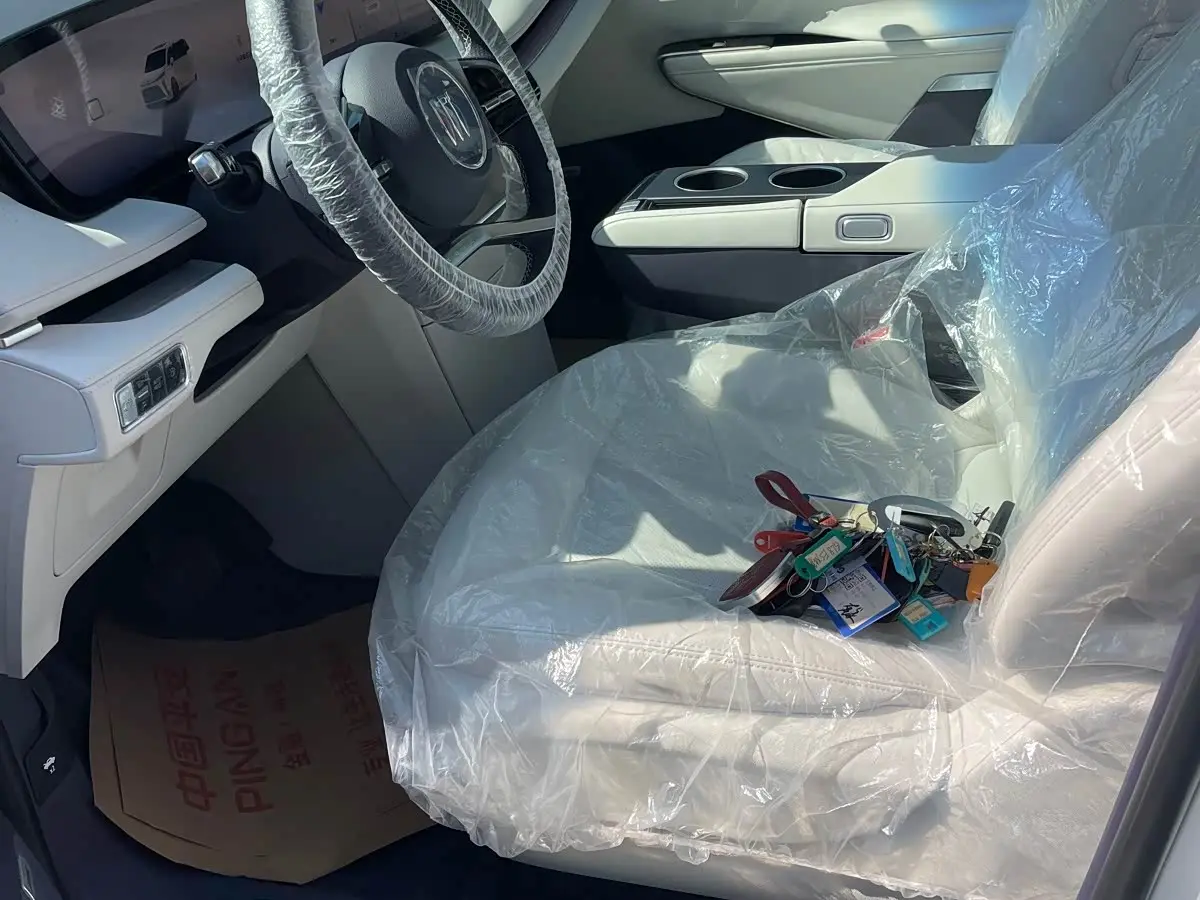 Buick GL8 New Energy 2026 — Photo 7/20