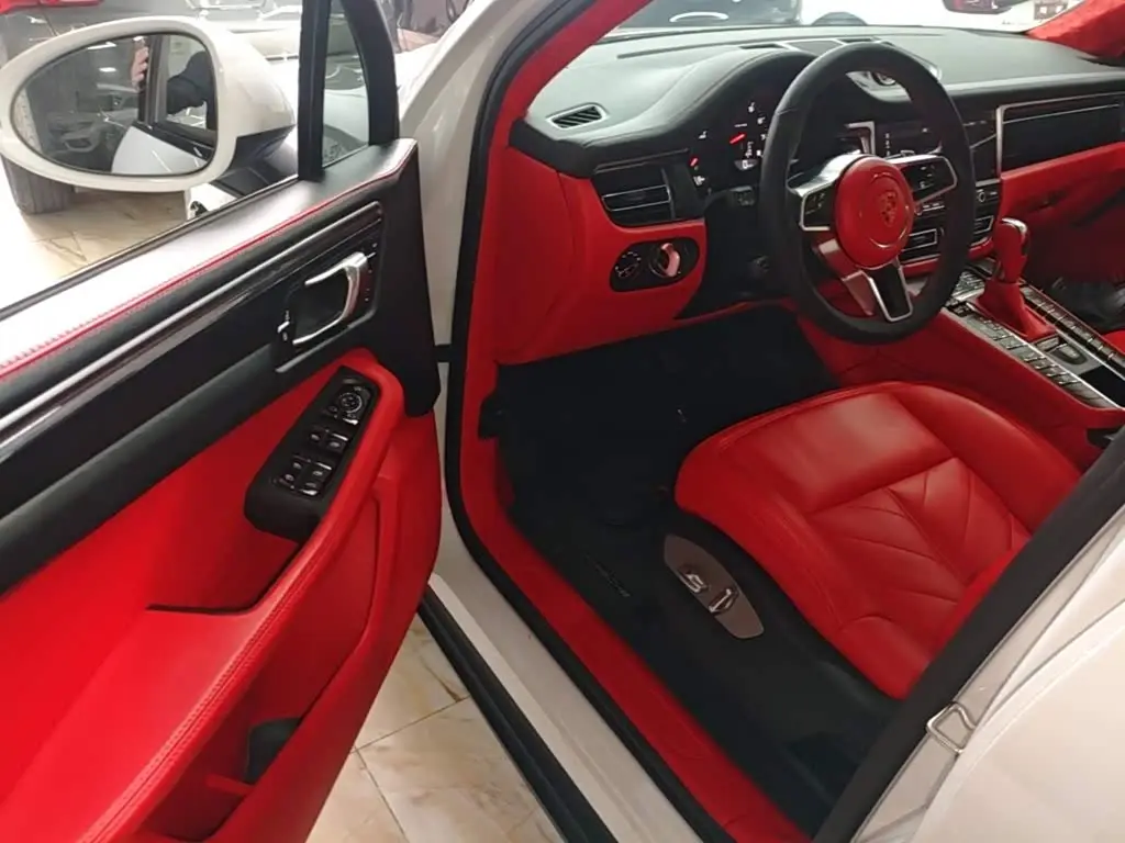 Porsche Macan 2019 — Photo 15/19
