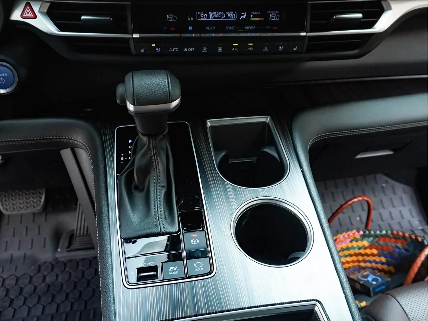 Toyota Sienna 2022 — Photo 14/20