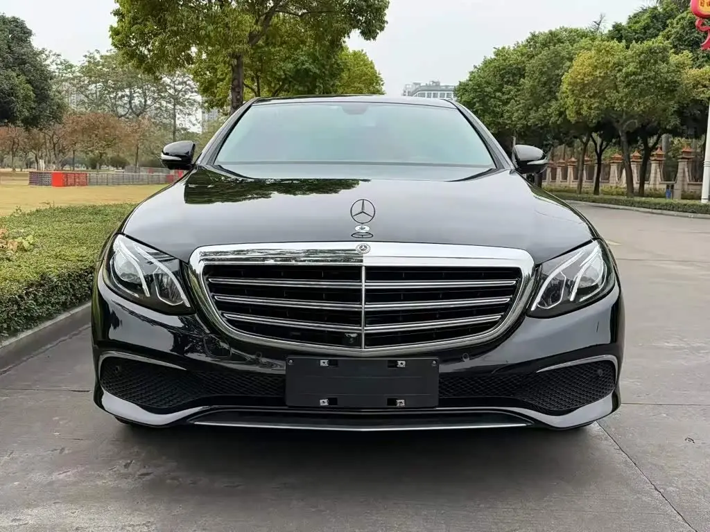 Mercedes-Benz E-Class 2018 — Фото 2/9