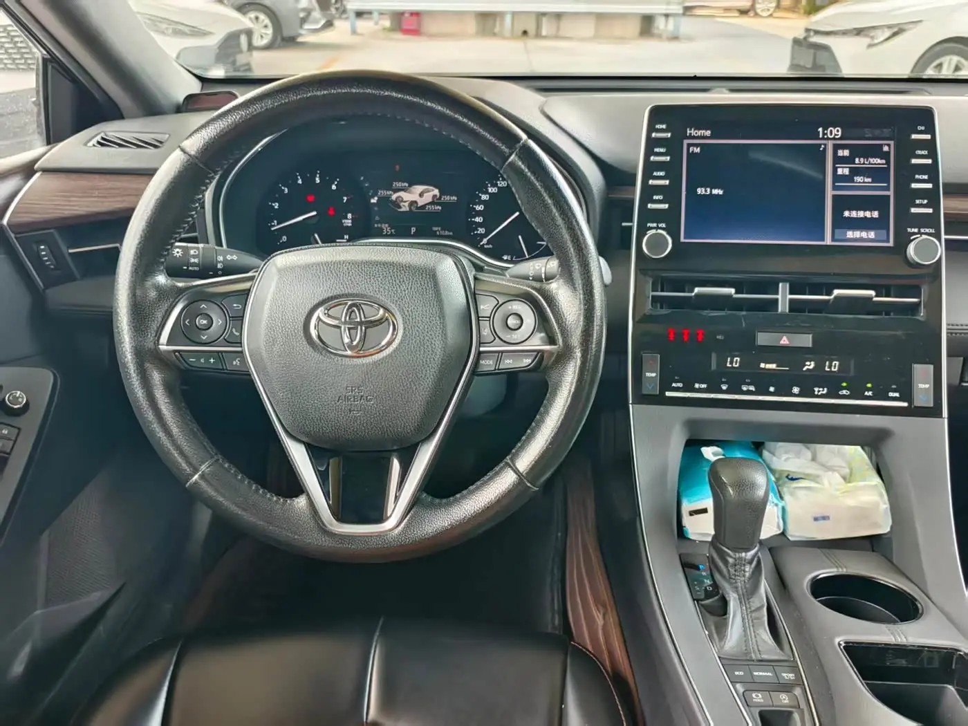 Toyota Avalon 2019 — Photo 8/12