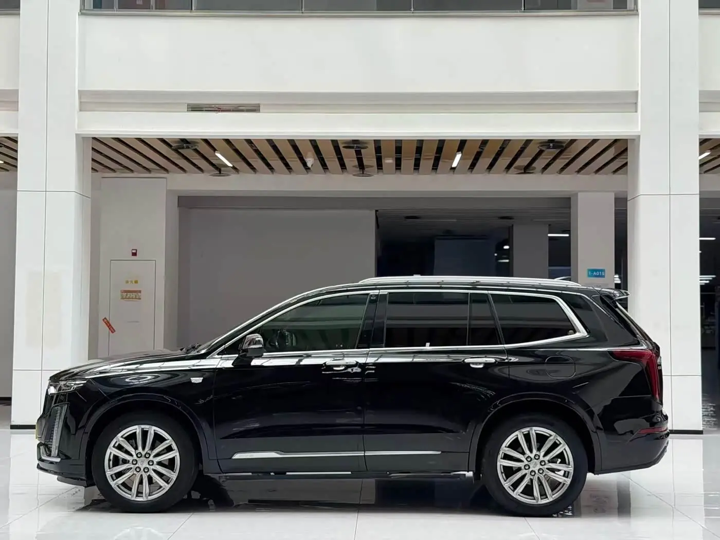 Cadillac XT6 2023 — Photo 8/20