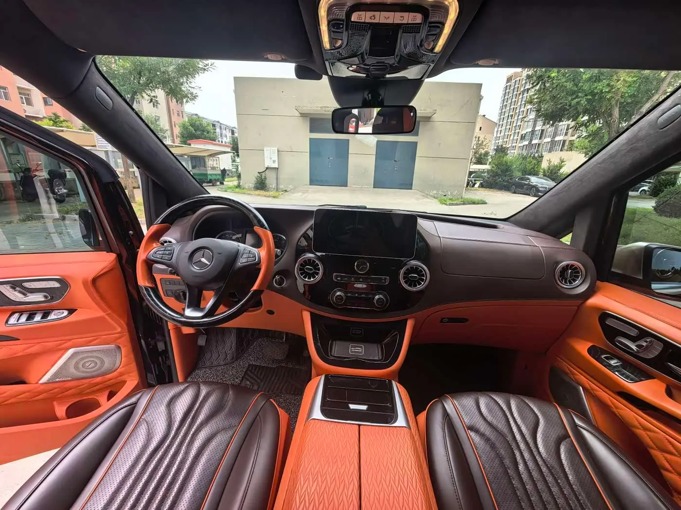 Mercedes-Benz Vito 2023 — Photo 9/10