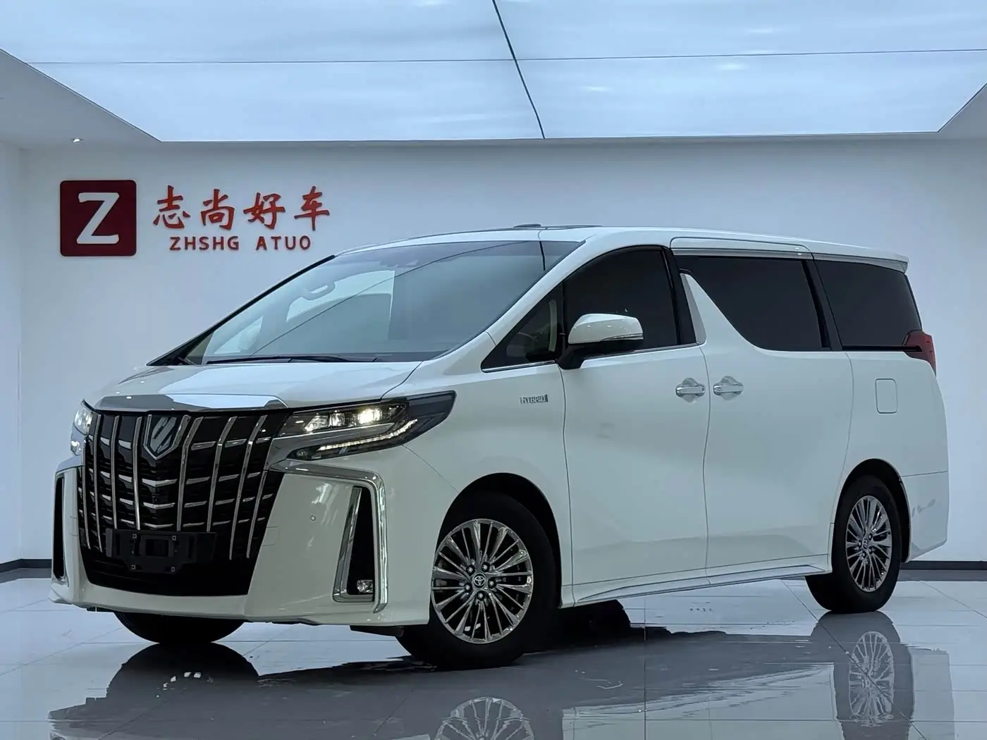 Toyota Alphard, 2022